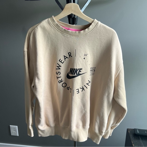 Nike Women's Oversized Sports Utility Crew-Neck Sweatshirt Size Small - Picture 1 of 7